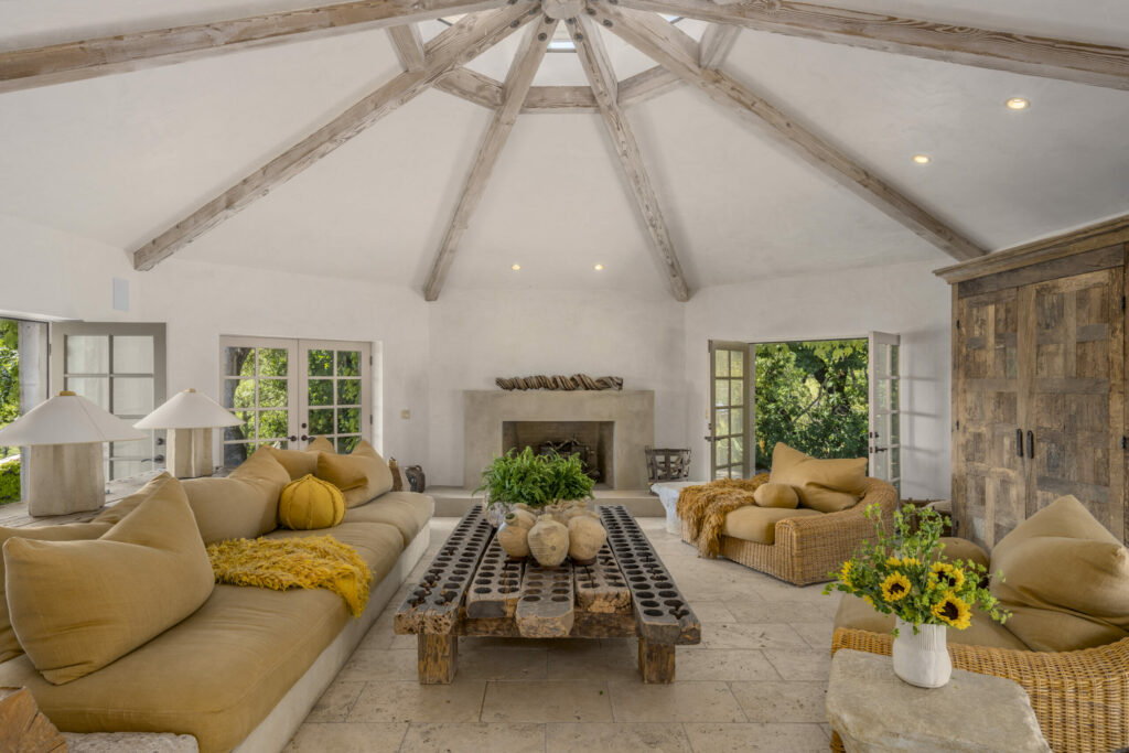 Guest house. (CS Photography / Sotheby’s International Realty)