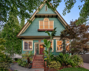 This three-bedroom, three-bathroom Petaluma Craftsman—originally built in 1902 and renovated in 2008—recently sold for $2.2 million. (Rob Sullivan)