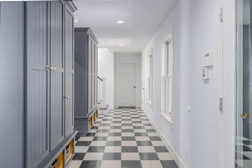 Hallway. (CS Photography / Sotheby’s International Realty)