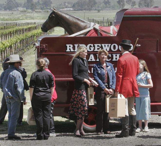A life-size bronze sculpture of the American racehorse Seabiscuit stopped at Larson Family Winery in Sonoma Valley Tuesday April 17, site of Seabiscuit's exerciser's birthplace and home, enroute through various Seabiscuit 'sites' in the West to Ridgewood Ranch in Willits. (Press Democrat/ Mark Aronoff