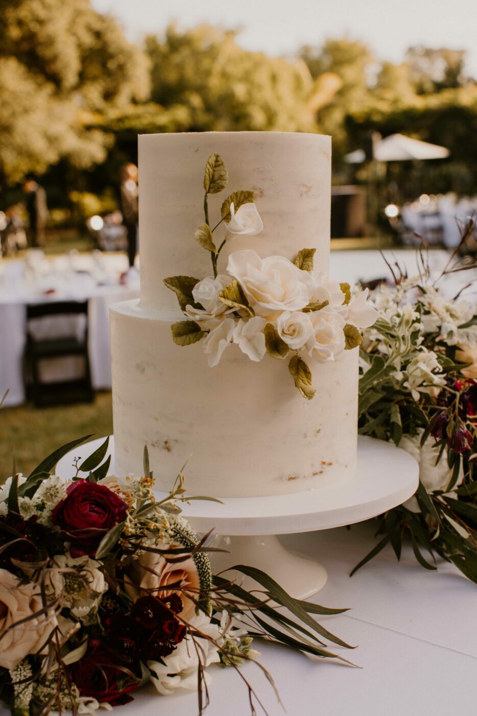A chic, two-tiered cake from Flour and Bloom Cakes. (Erin Perkins)