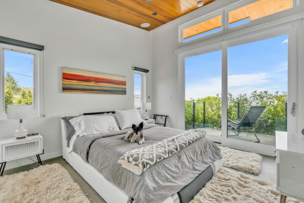 Bedroom. (Sam Bennett Media / Sotheby’s International Realty)