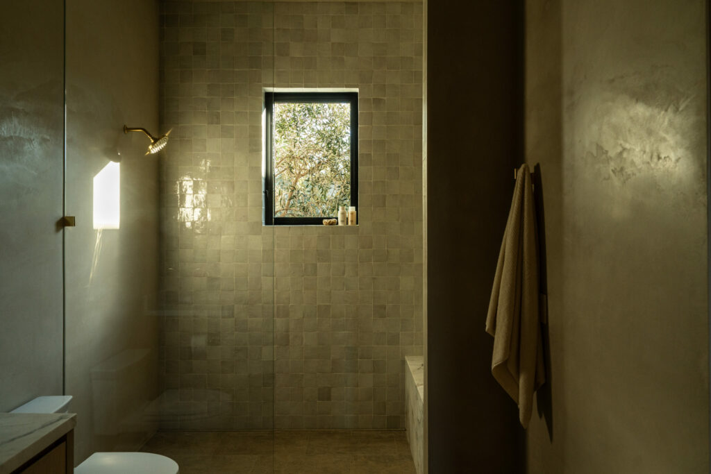 Bathroom. (Mike Battey)