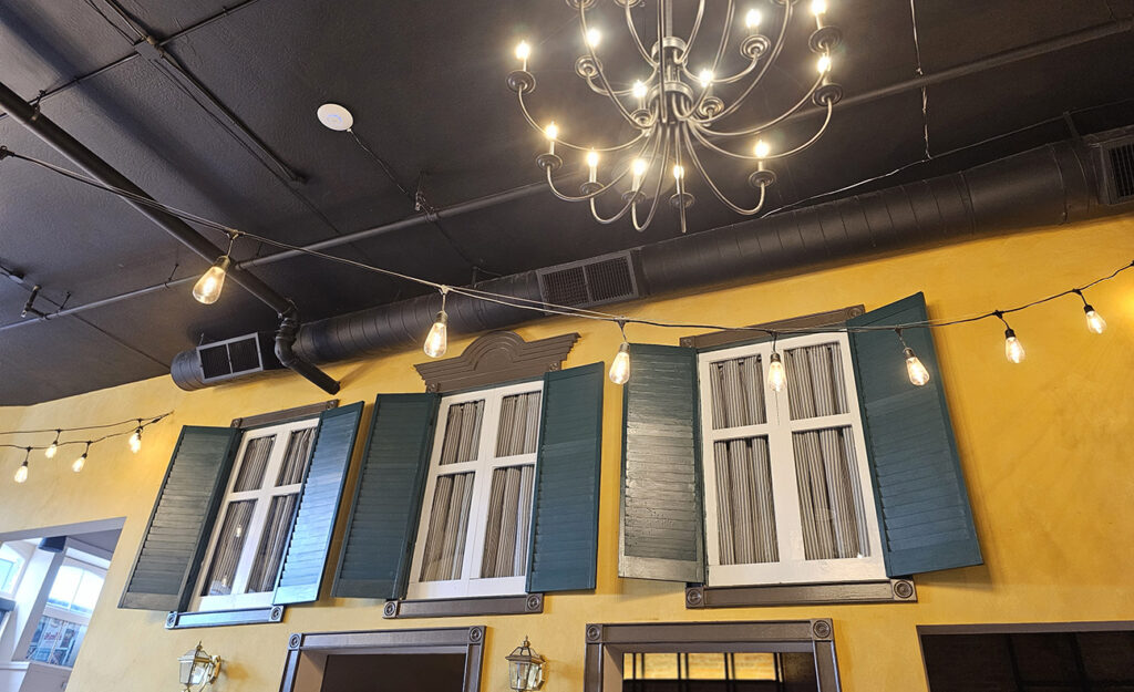 Faux windows looking over the dining room at L'Oro di Napoli in Petaluma are made to look those in Naples. (Heather Irwin)