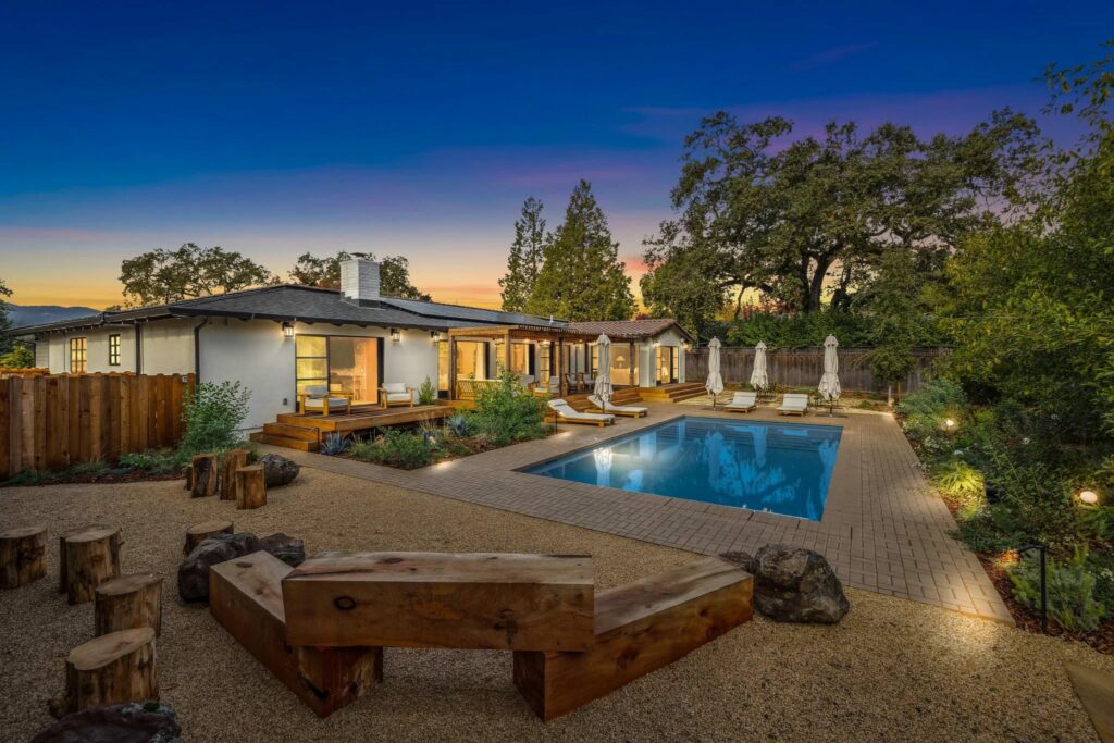 Backyard. (Cindy Loughridge)