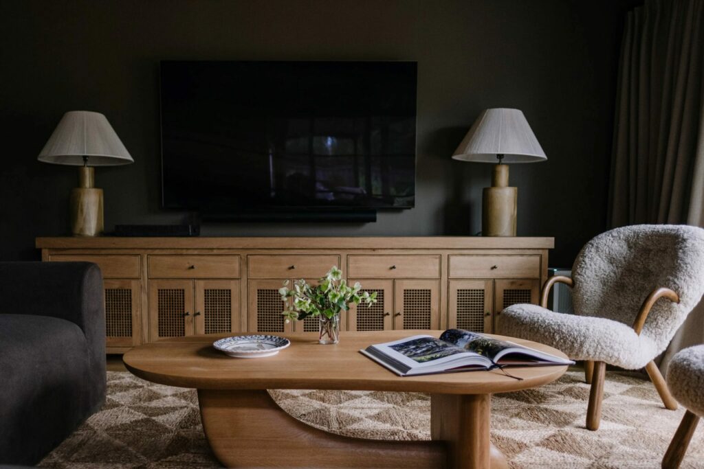 Living room. (Cindy Loughridge)