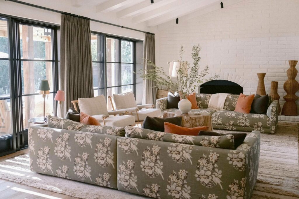 Lounging area of great room. (Cindy Loughridge)