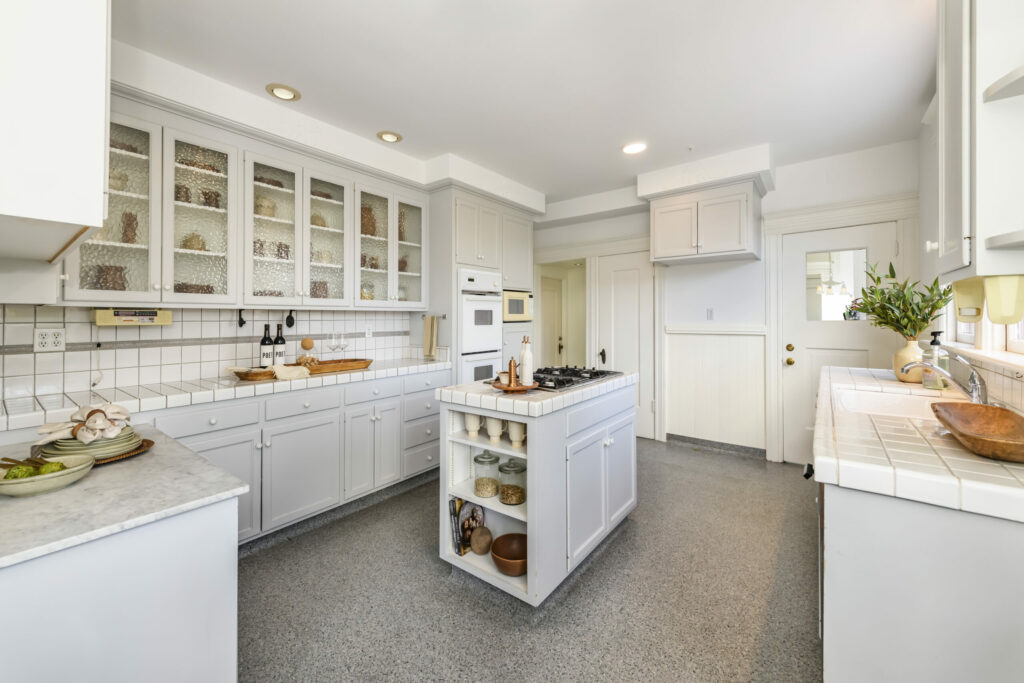 Kitchen. (RavePhoto.com)