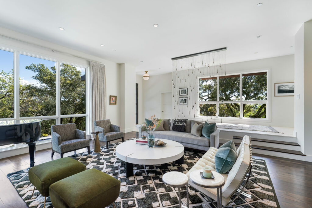 Living room. (Ned Bonzi / Sotheby’s International Realty)