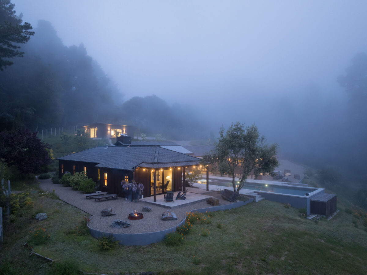 Side yard with firepit and lounging area. (Peter Lyons)