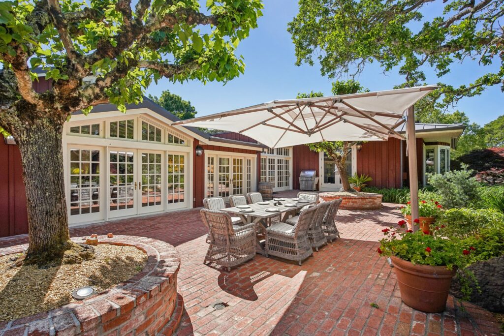 Patio. (Zillow Media Experts / Sotheby’s International Realty)