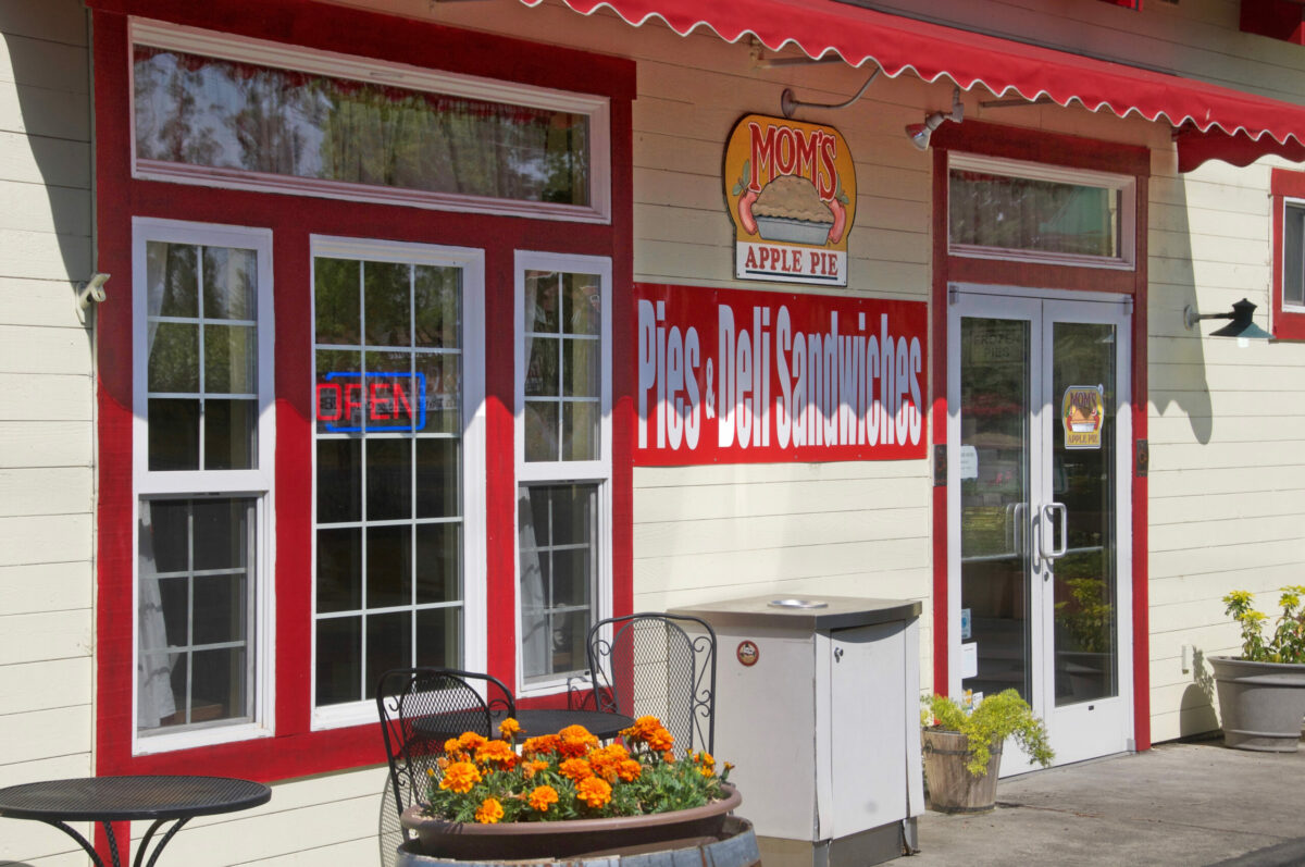 Mom's Apple Pie in Sebastopol. (Sonoma County Tourism)