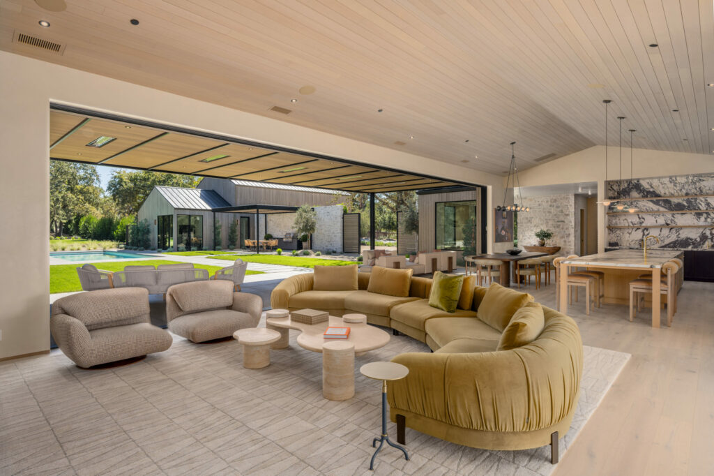 Great room and patio. (CS Photography / Sotheby’s International Realty)