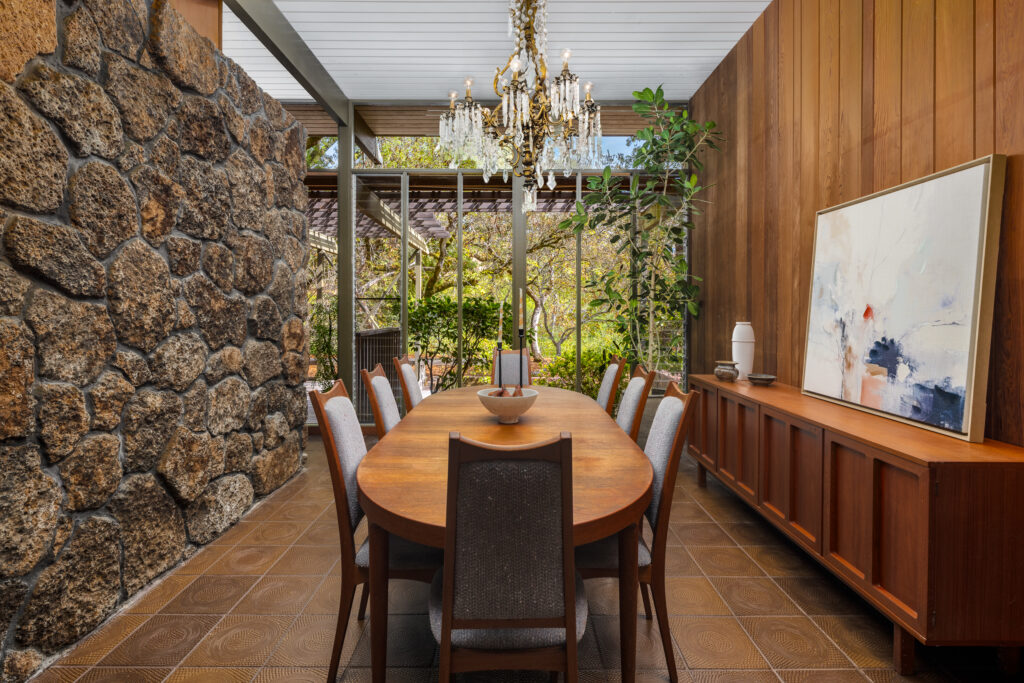Dining room. (Jan Pechbrenner / Liftec Media)