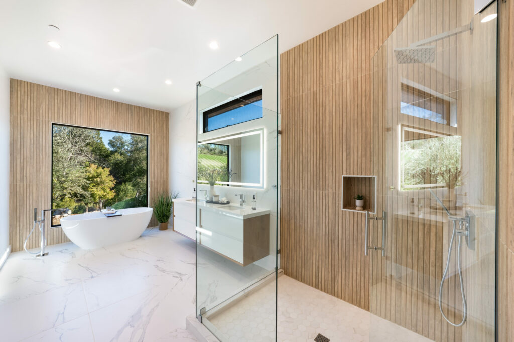 Bathroom. (Ned Bonzi)