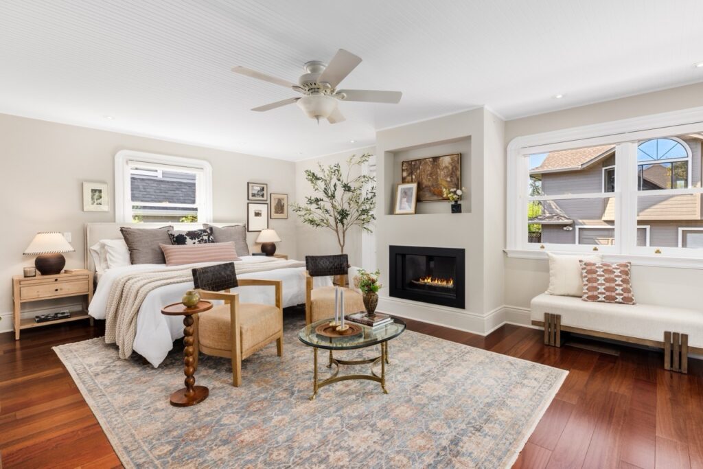 Bedroom. (Jan Pechbrenner / Liftec Media)