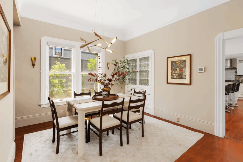 Dining room. (Jan Pechbrenner / Liftec Media)