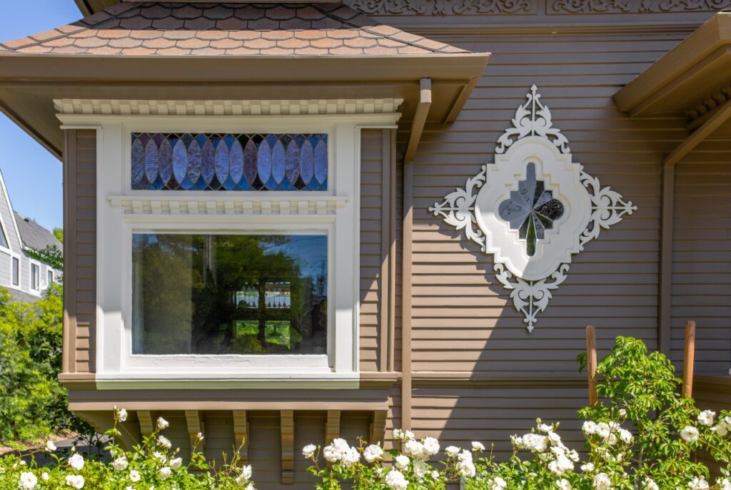 Stained glass and quatrefoil window. (Jan Pechbrenner / Liftec Media)