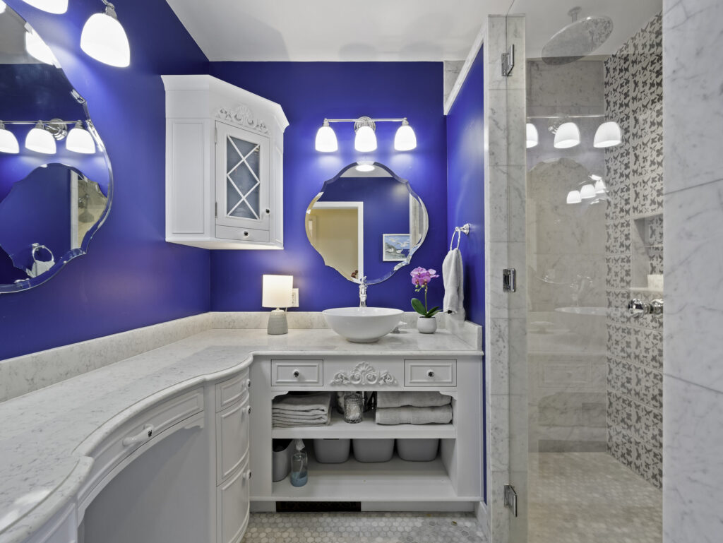 Bathroom. (Clear Shot Creations)