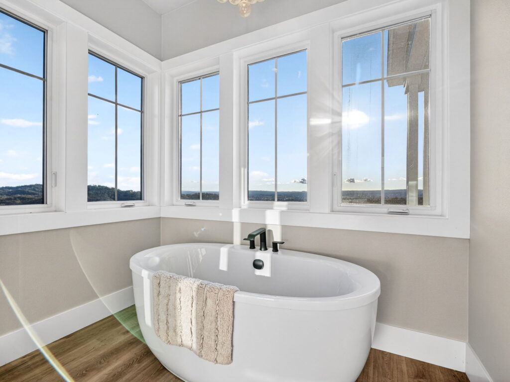 Bathroom. (Clear Shot Creations)