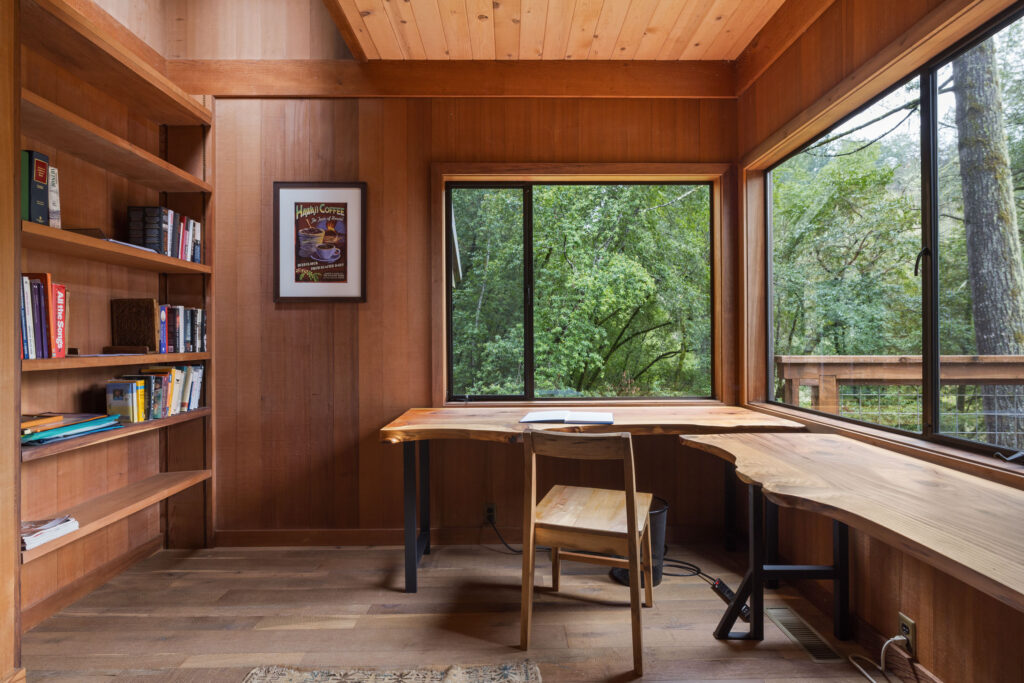 Office. (Peter Lyons Photography)