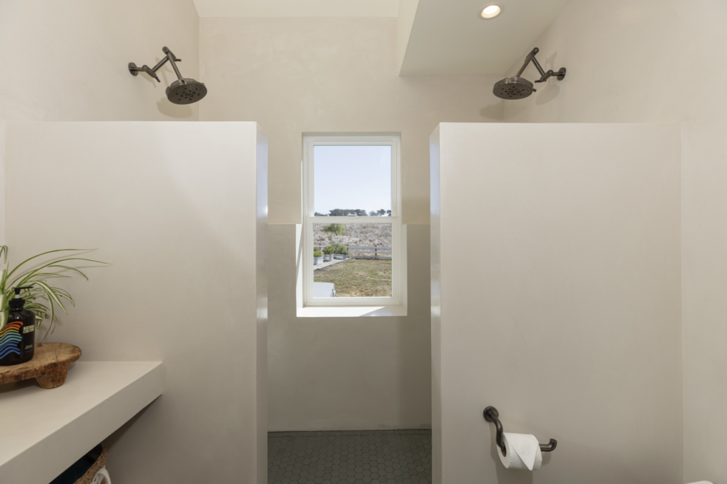 Bathroom. (Jack Hecker Photography)
