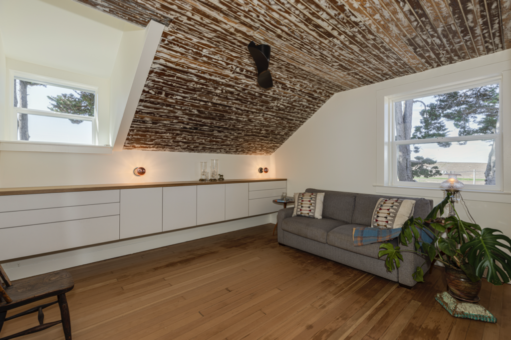 Lounging area. (Jack Hecker Photography)