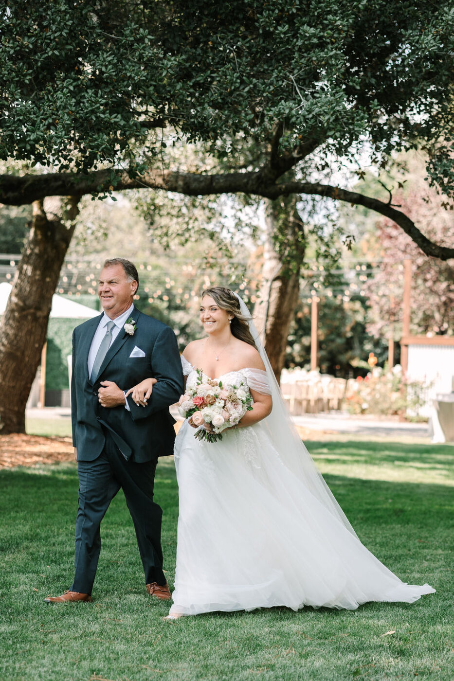 Kyndall and Blake's late summer ceremony was held at the bride's family's estate in Sebastopol. (Amy Jordan)
