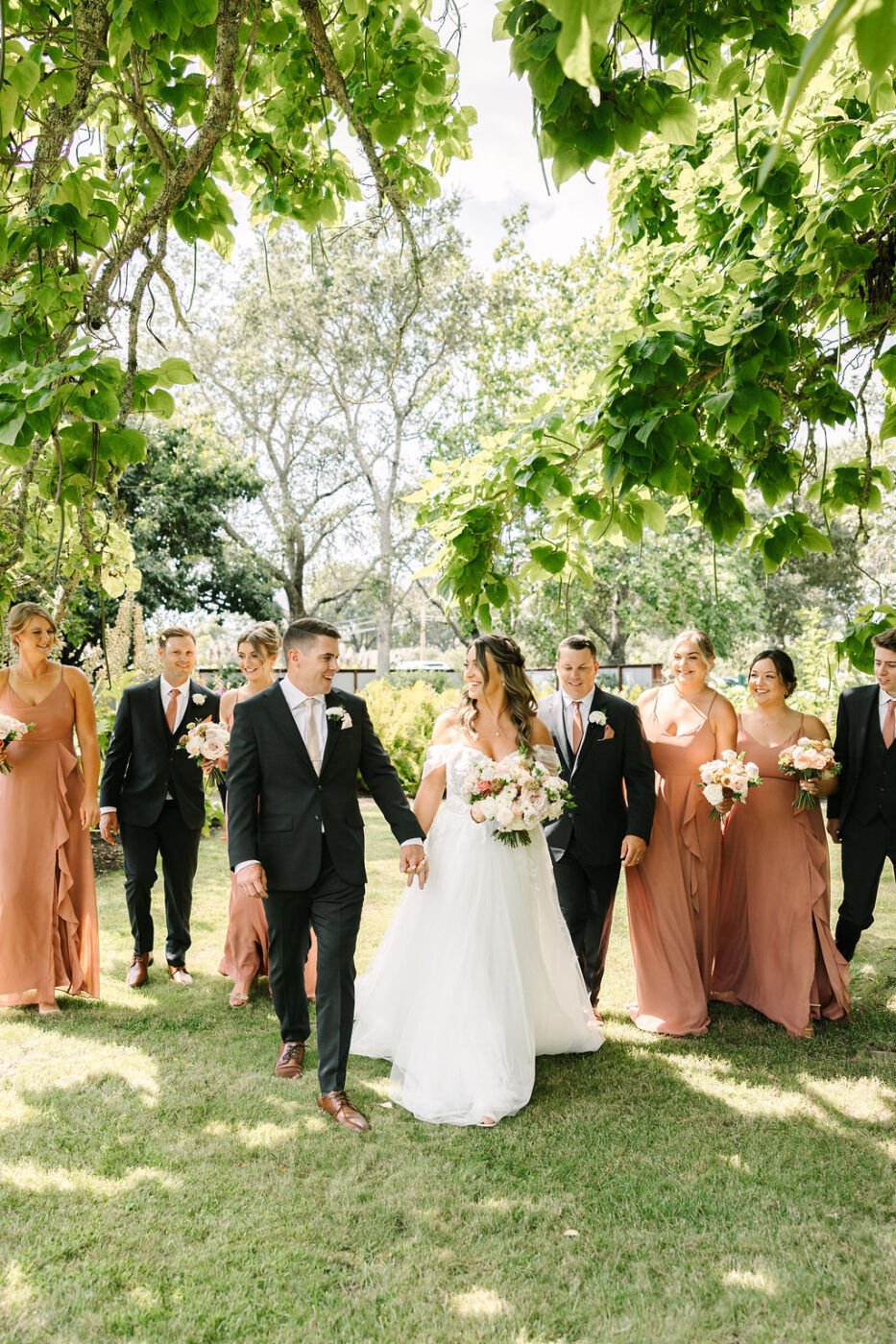 Kyndall and Blake's late summer ceremony was held at the bride's family's estate in Sebastopol. (Amy Jordan)