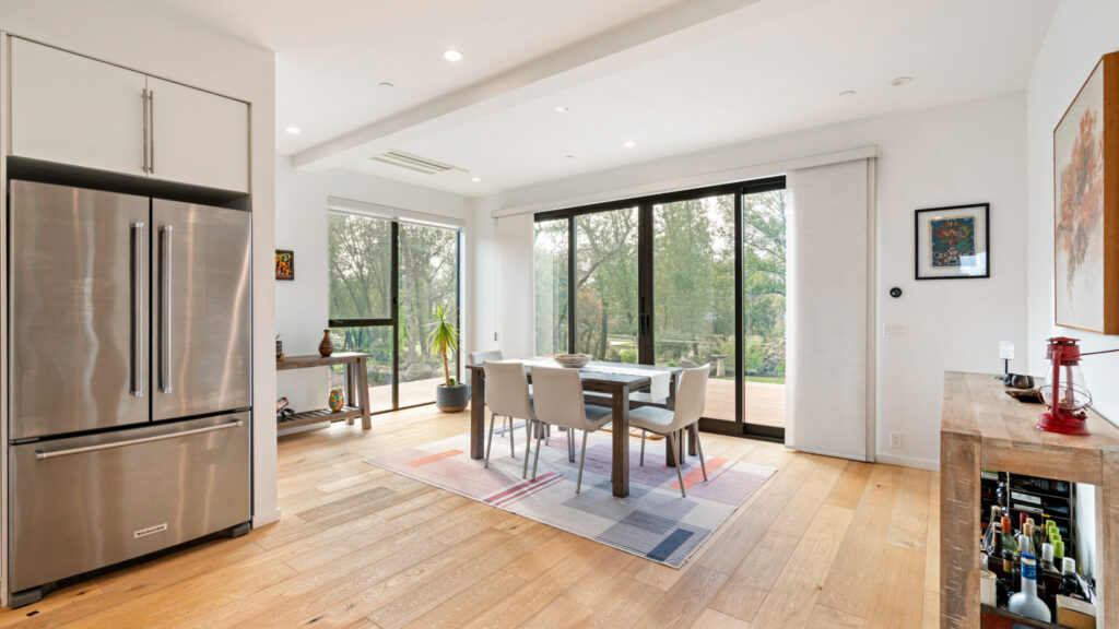 Eating area with views. (Julian Rundle)