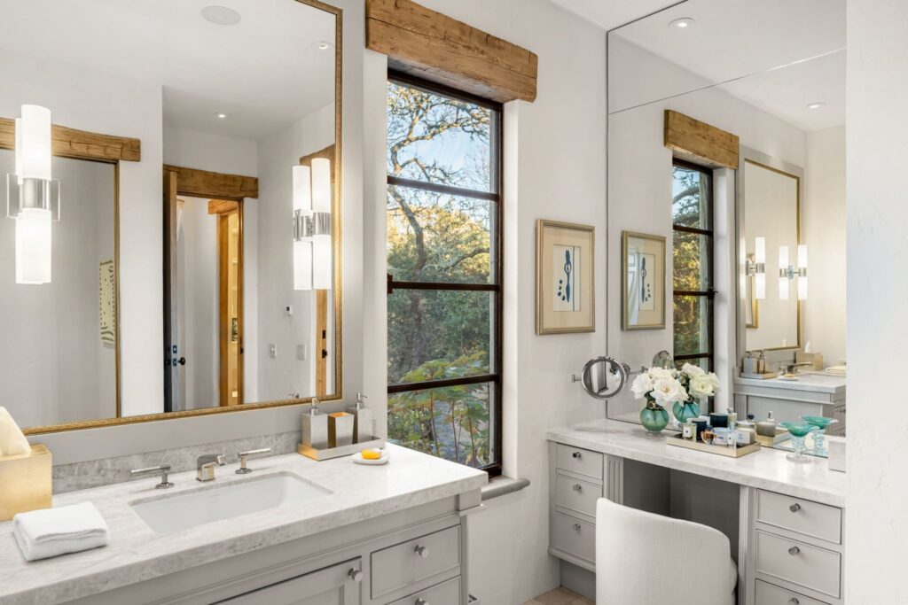 Bathroom. (Paul Rollins)