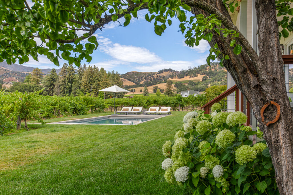 Yard. (Jan Pechbrenner / Liftec Media)