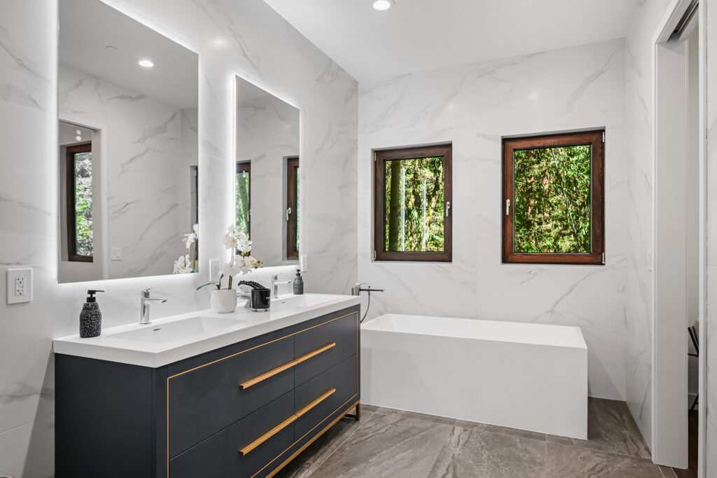 Bathroom. (Jesse West / West media)