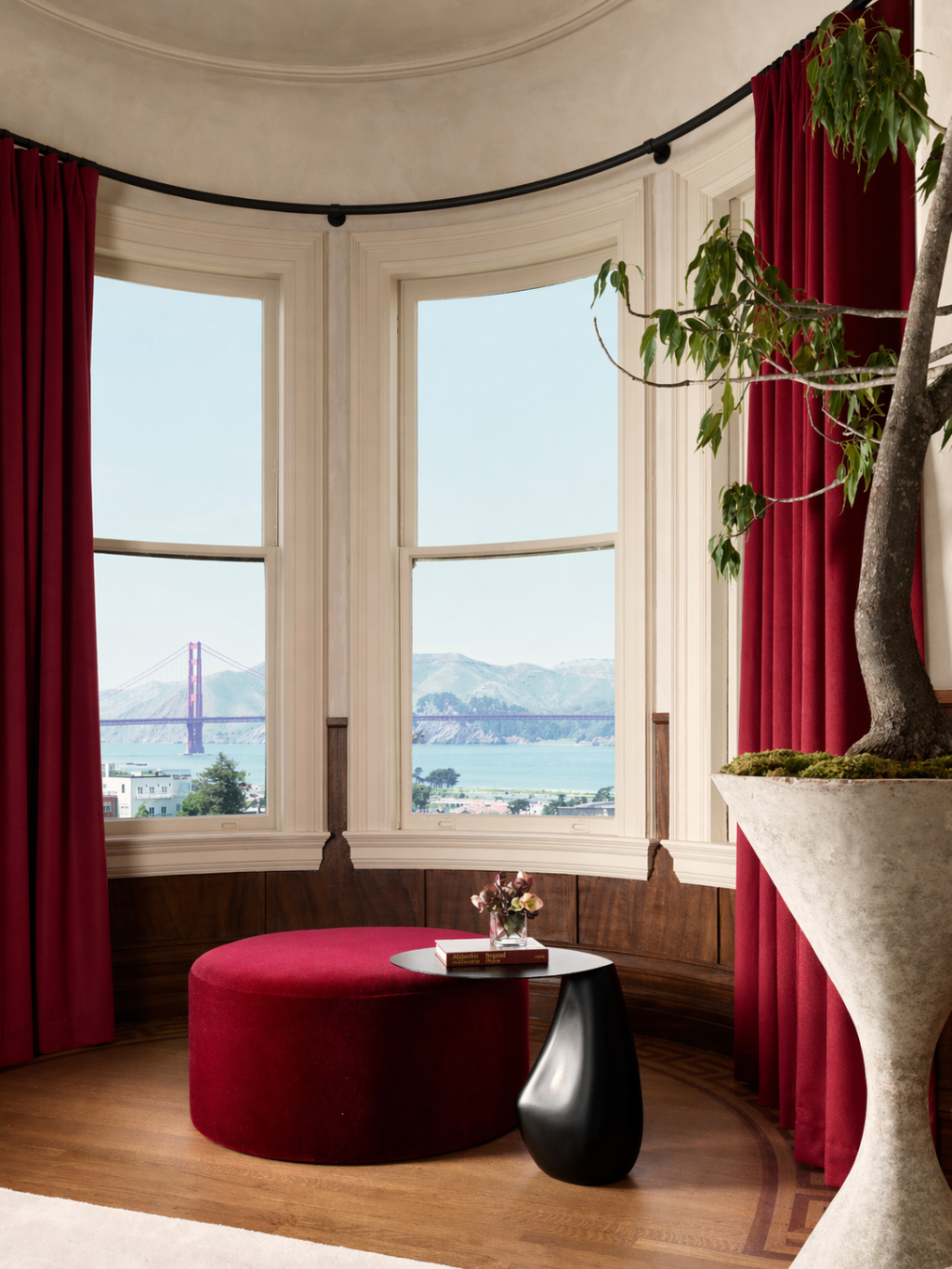 The “Red Bedroom” by Castellanos Interiors takes its color cues from the views of the Golden Gate. (Jose Manuel Alondra)