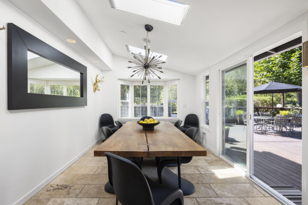 Dining room. (Agent Stack)