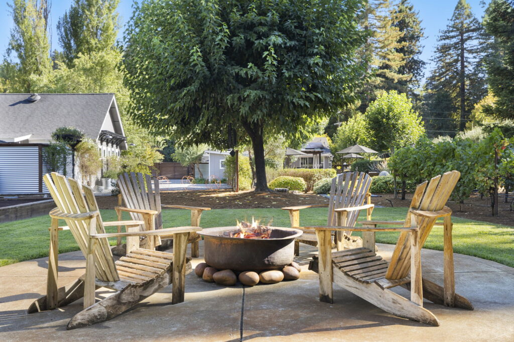 Fire pit in yard. (Agent Stack)