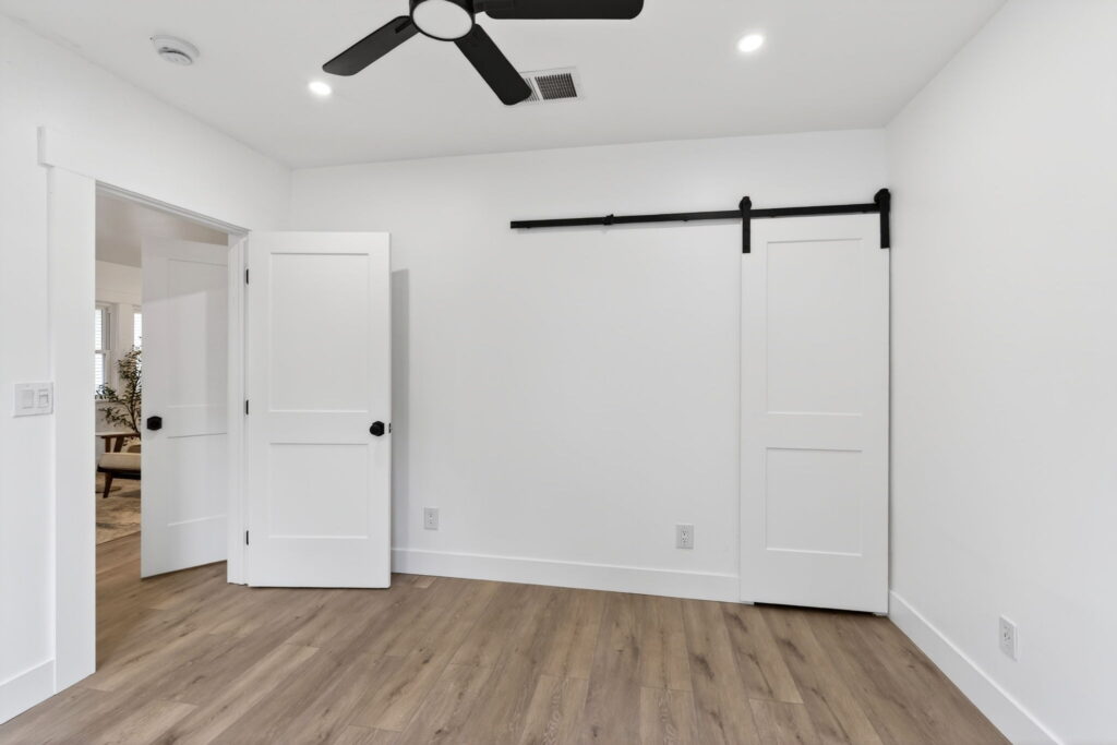 Bedroom. (Clear Shot Creations)