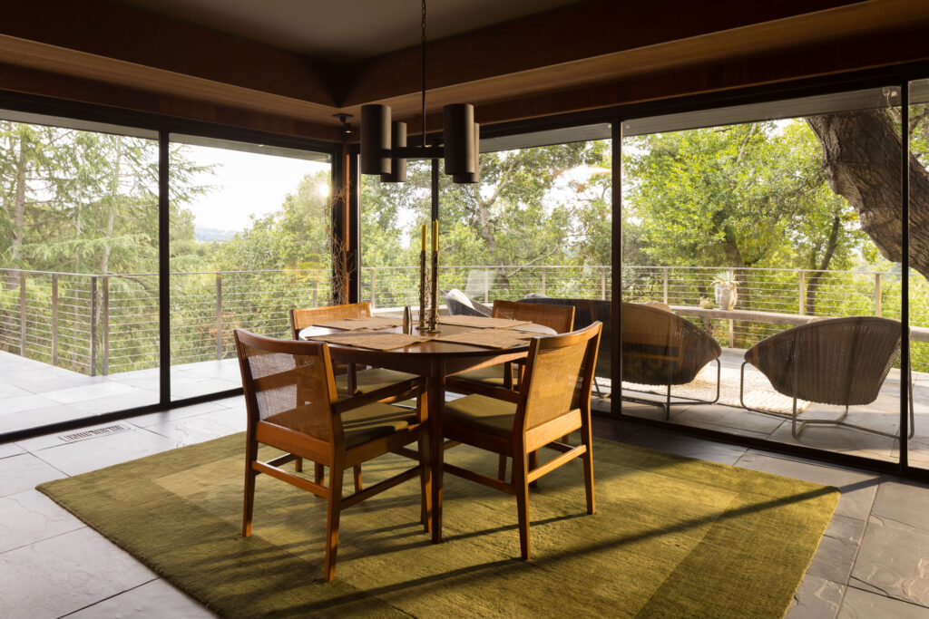 Dining area. (Peter Lyons Photography)