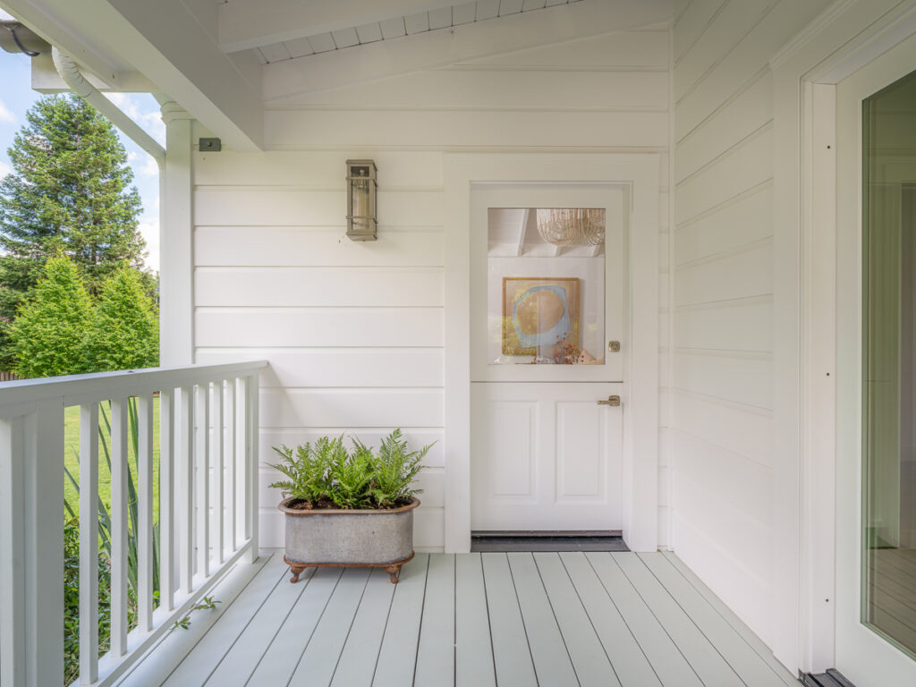 Front porch. (Jeffrey Frisk)