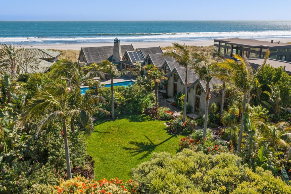 Amy’s CEO Andy Berliner and his wife Rachel Berliner have listed their Stinson Beach home for $16,000,000. (Open Homes Photography)