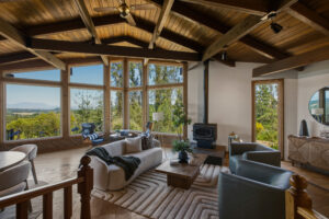 Great room. (Sarah Colegrove / Bravari Real Estate Media)