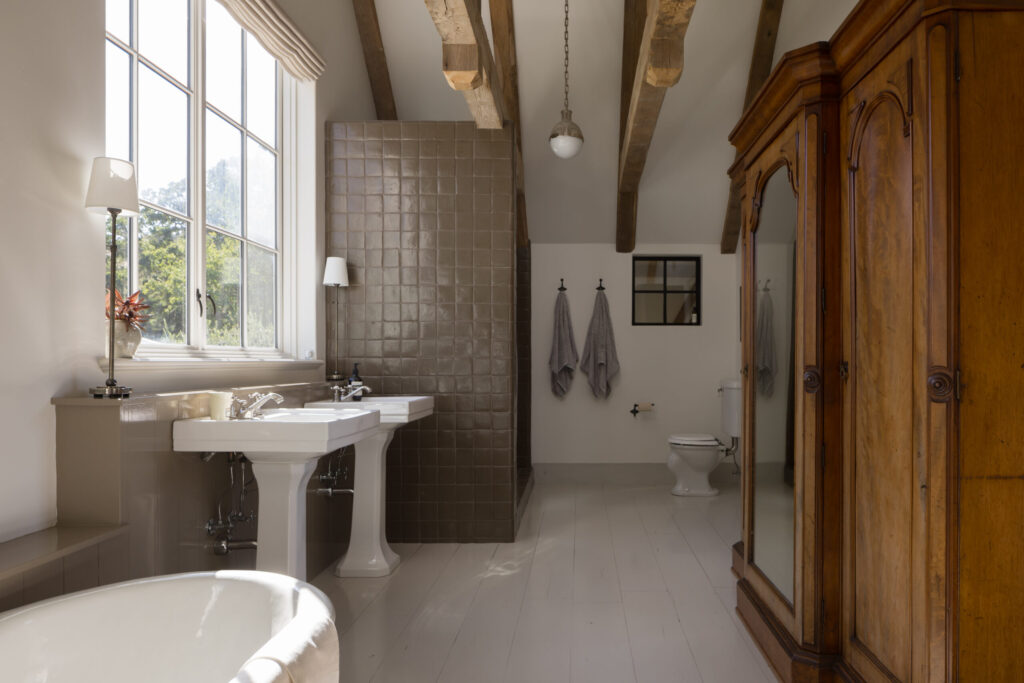 Bathroom. (Peter Lyons)