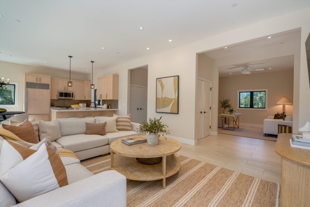 Guesthouse interior. (Daniel Wilson / Sotheby's International Realty)