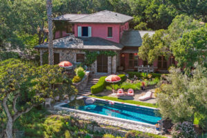 The European-inspired home of Frank Mauceri—founder of Smog Veil Records— is currently listed for $5,995,000. (Jim Nevill / Sotheby's International Realty)