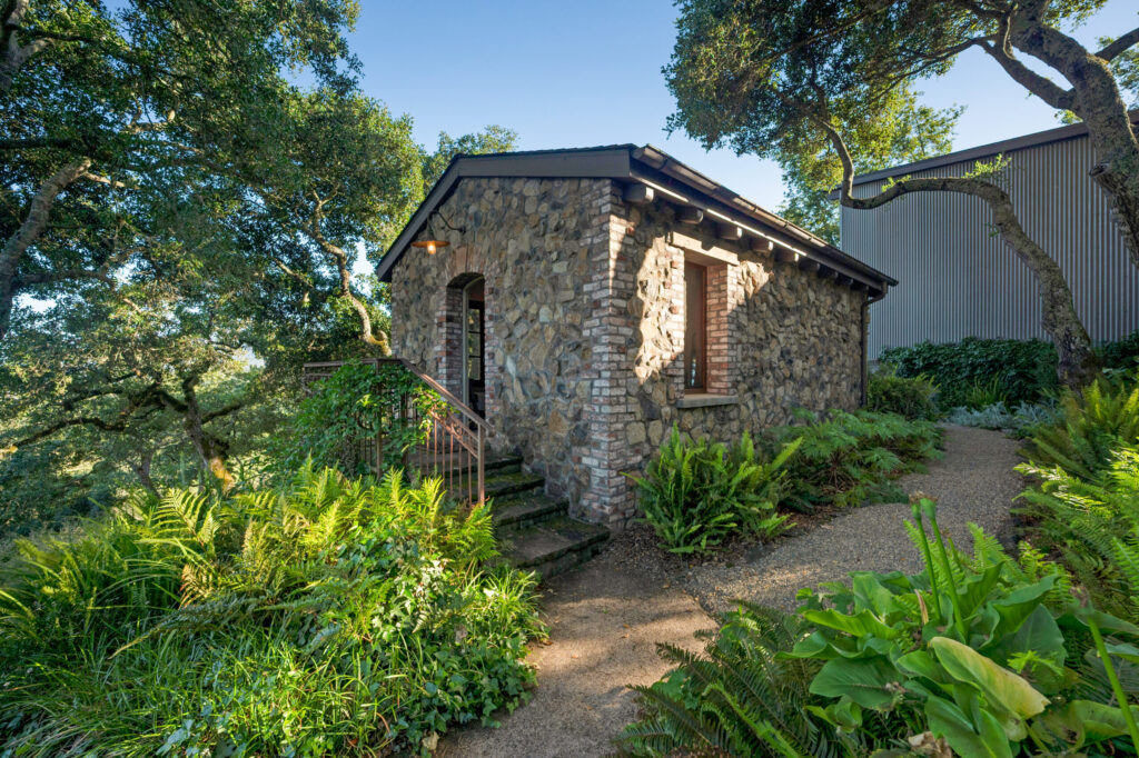 Gym, office space or studio. (Jim Nevill / Sotheby's International Realty)