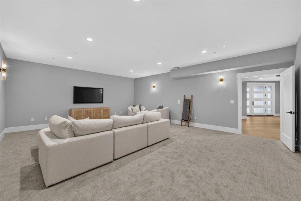 Recreation room. (Flutter Shot Media)