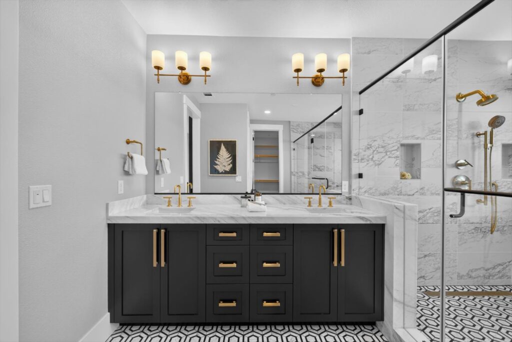 Bathroom. (Flutter Shot Media)